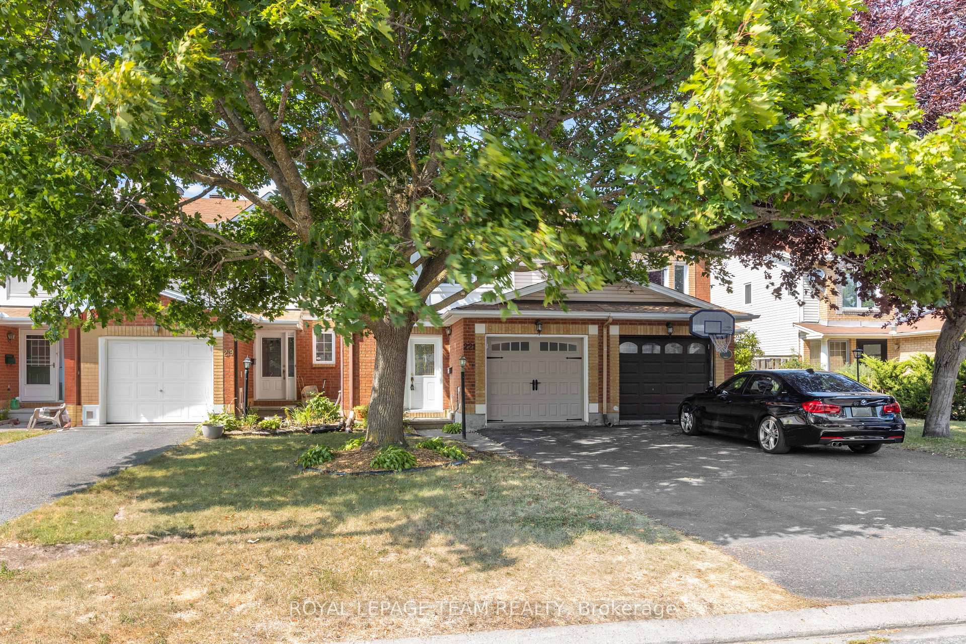 Photo 2 of 221 Longshire Circle, Ottawa, Barrhaven - Longfields — HOMEH