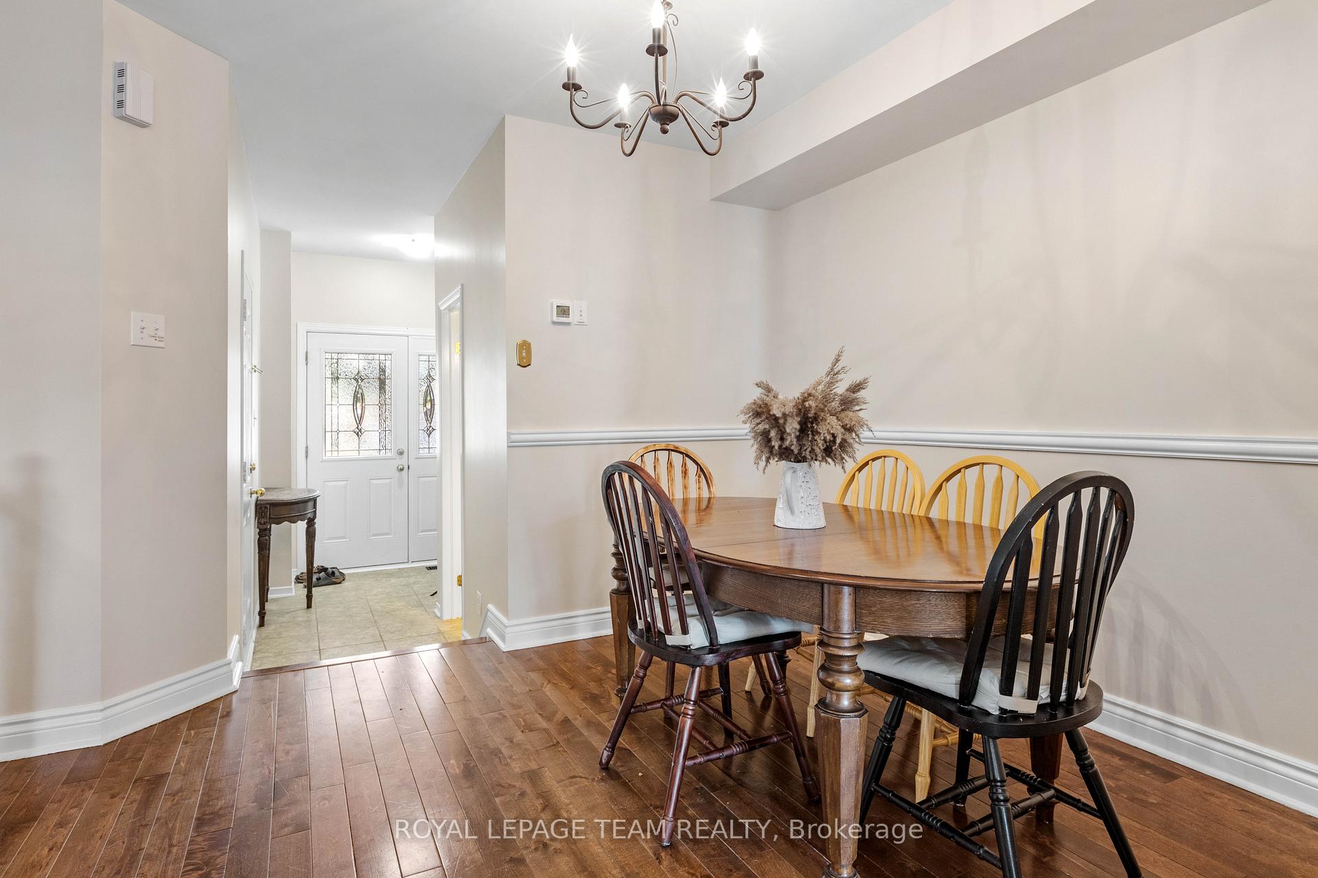 Photo 7 of 221 Longshire Circle, Ottawa, Barrhaven - Longfields — HOMEH