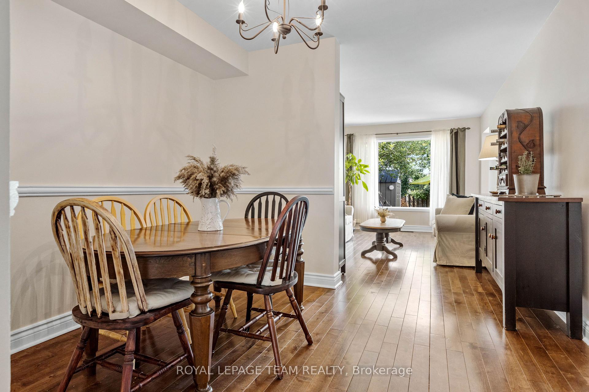 Photo 8 of 221 Longshire Circle, Ottawa, Barrhaven - Longfields — HOMEH