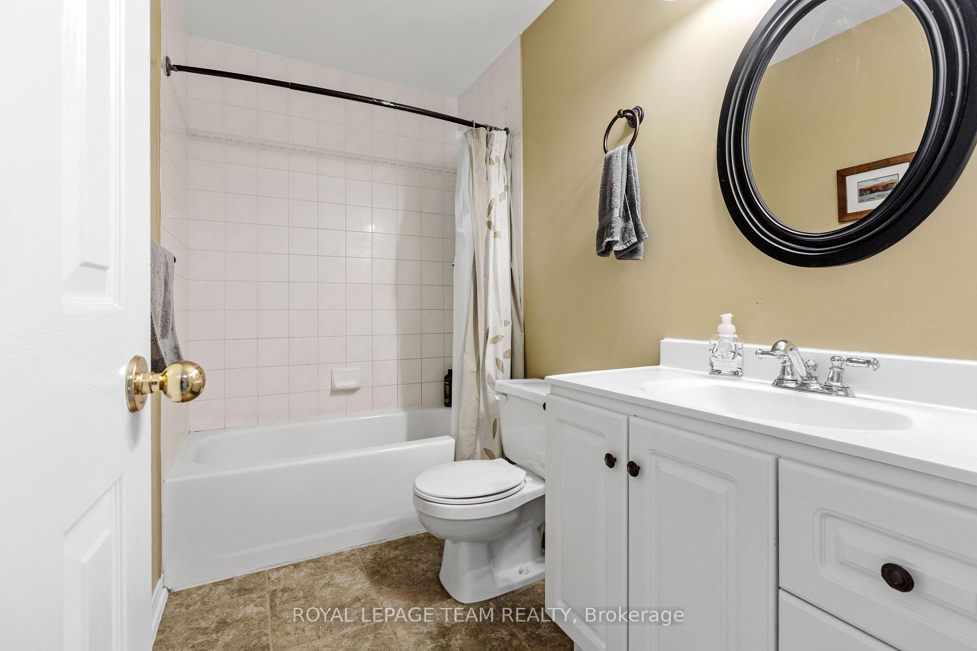 Photo 19 of 221 Longshire Circle, Ottawa, Barrhaven - Longfields — HOMEH