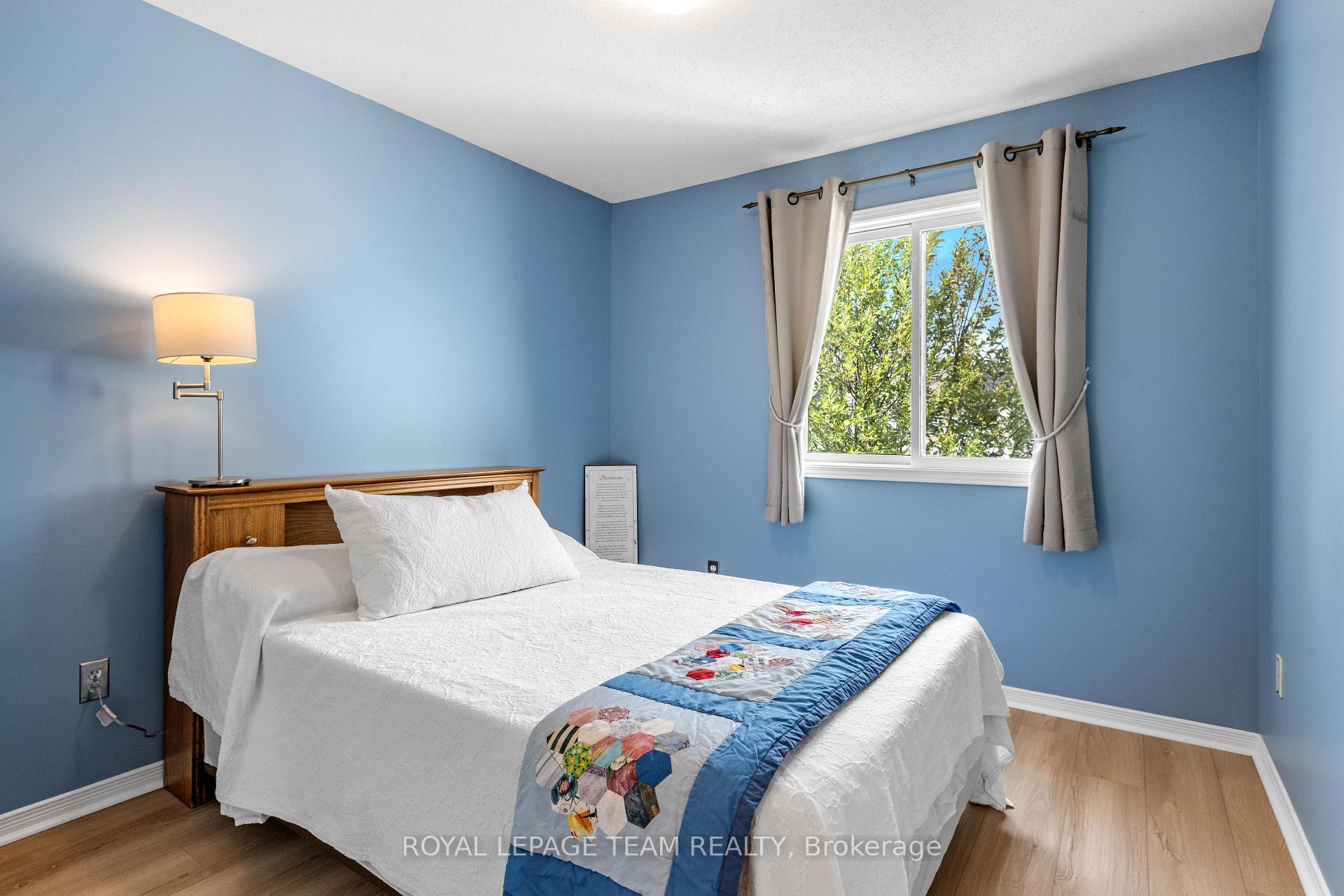 Photo 20 of 221 Longshire Circle, Ottawa, Barrhaven - Longfields — HOMEH