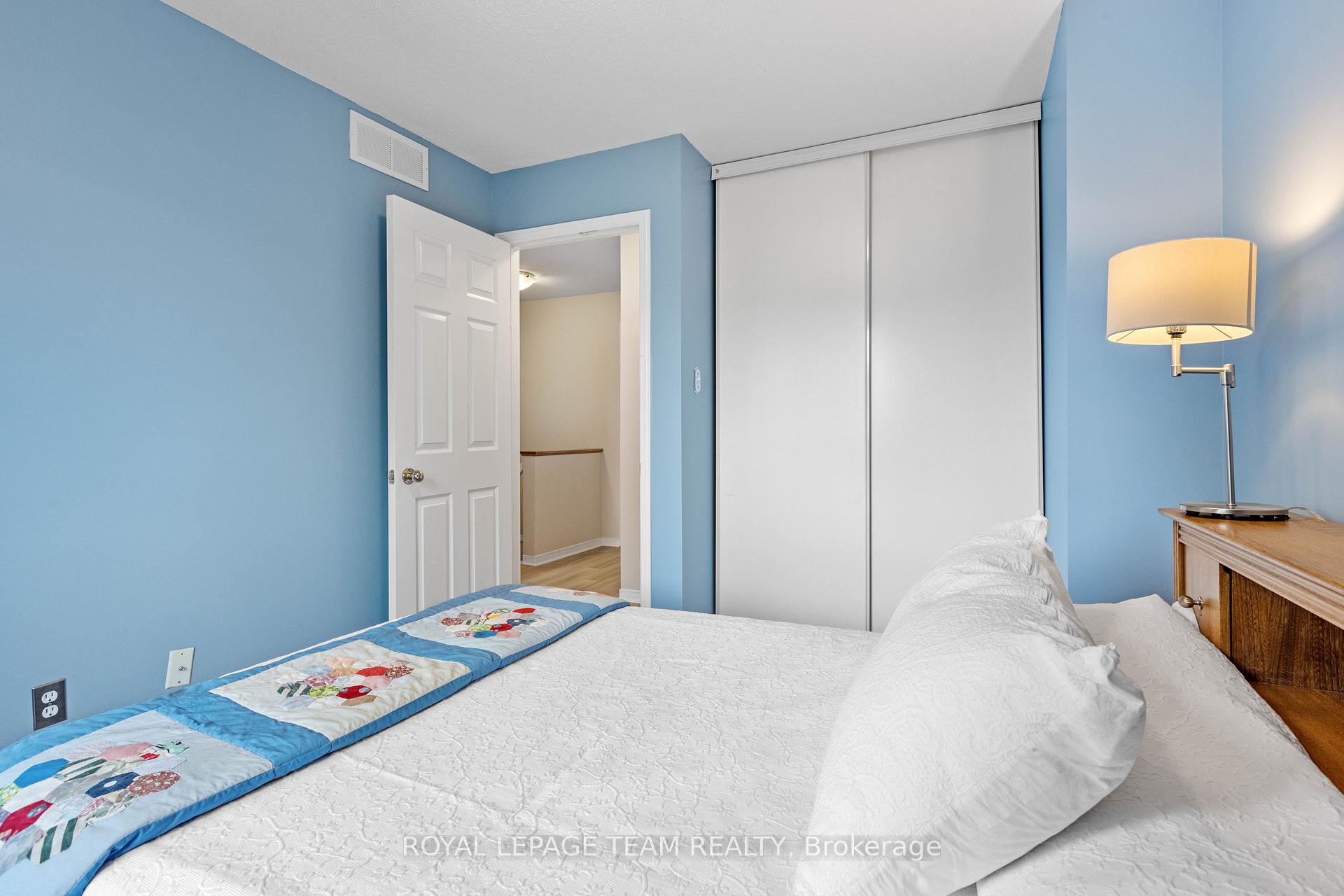 Photo 21 of 221 Longshire Circle, Ottawa, Barrhaven - Longfields — HOMEH