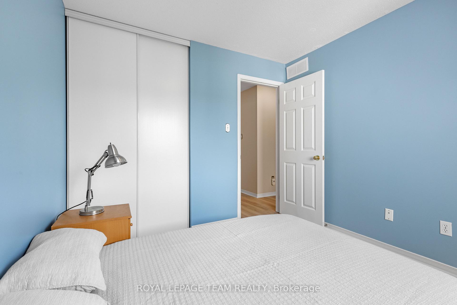 Photo 23 of 221 Longshire Circle, Ottawa, Barrhaven - Longfields — HOMEH
