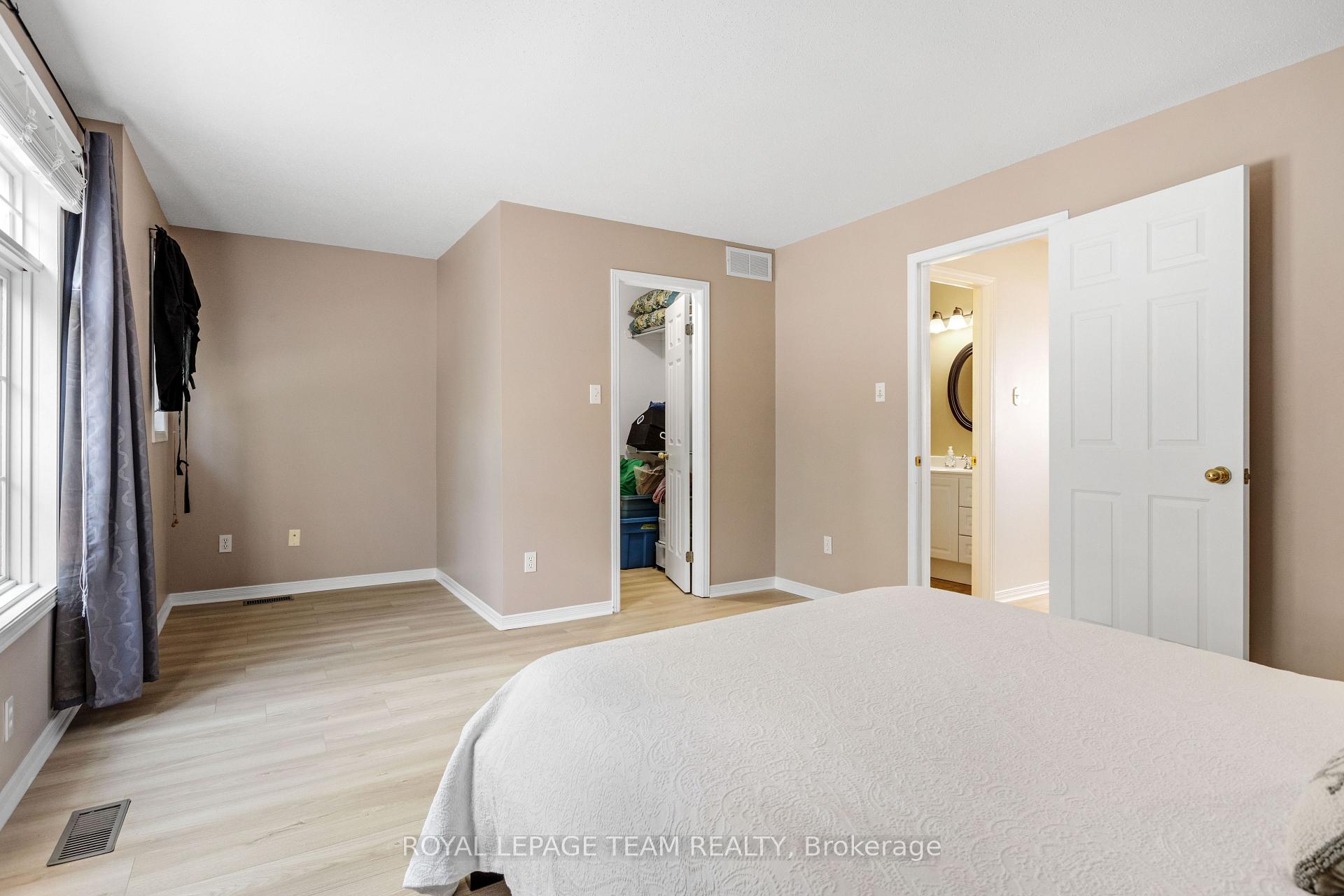 Photo 24 of 221 Longshire Circle, Ottawa, Barrhaven - Longfields — HOMEH