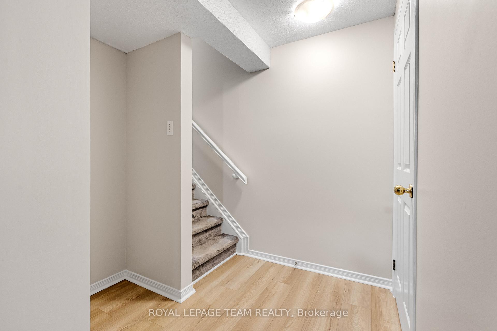 Photo 26 of 221 Longshire Circle, Ottawa, Barrhaven - Longfields — HOMEH