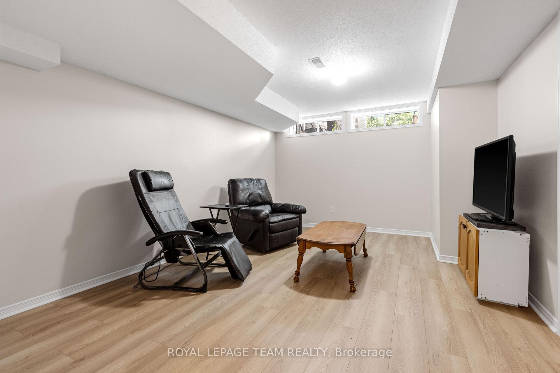 Photo 27 of 221 Longshire Circle, Ottawa, Barrhaven - Longfields — HOMEH
