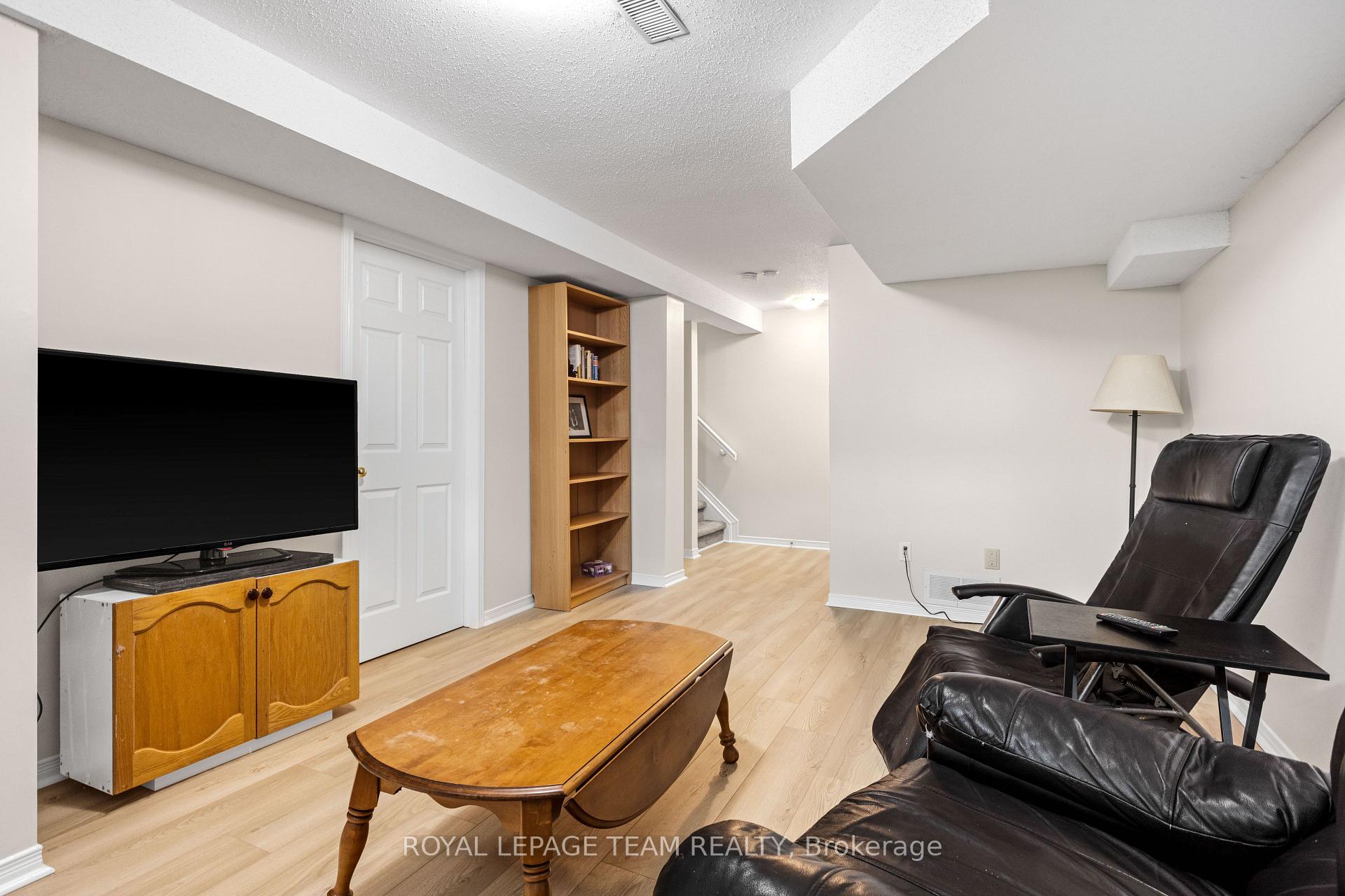 Photo 28 of 221 Longshire Circle, Ottawa, Barrhaven - Longfields — HOMEH