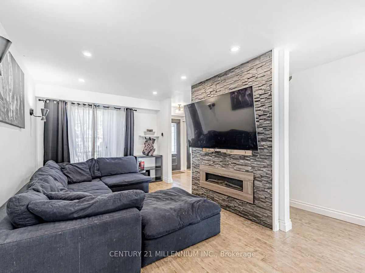 Photo 5 of 23 Kipling Crescent, Ajax, South West — HOMEH