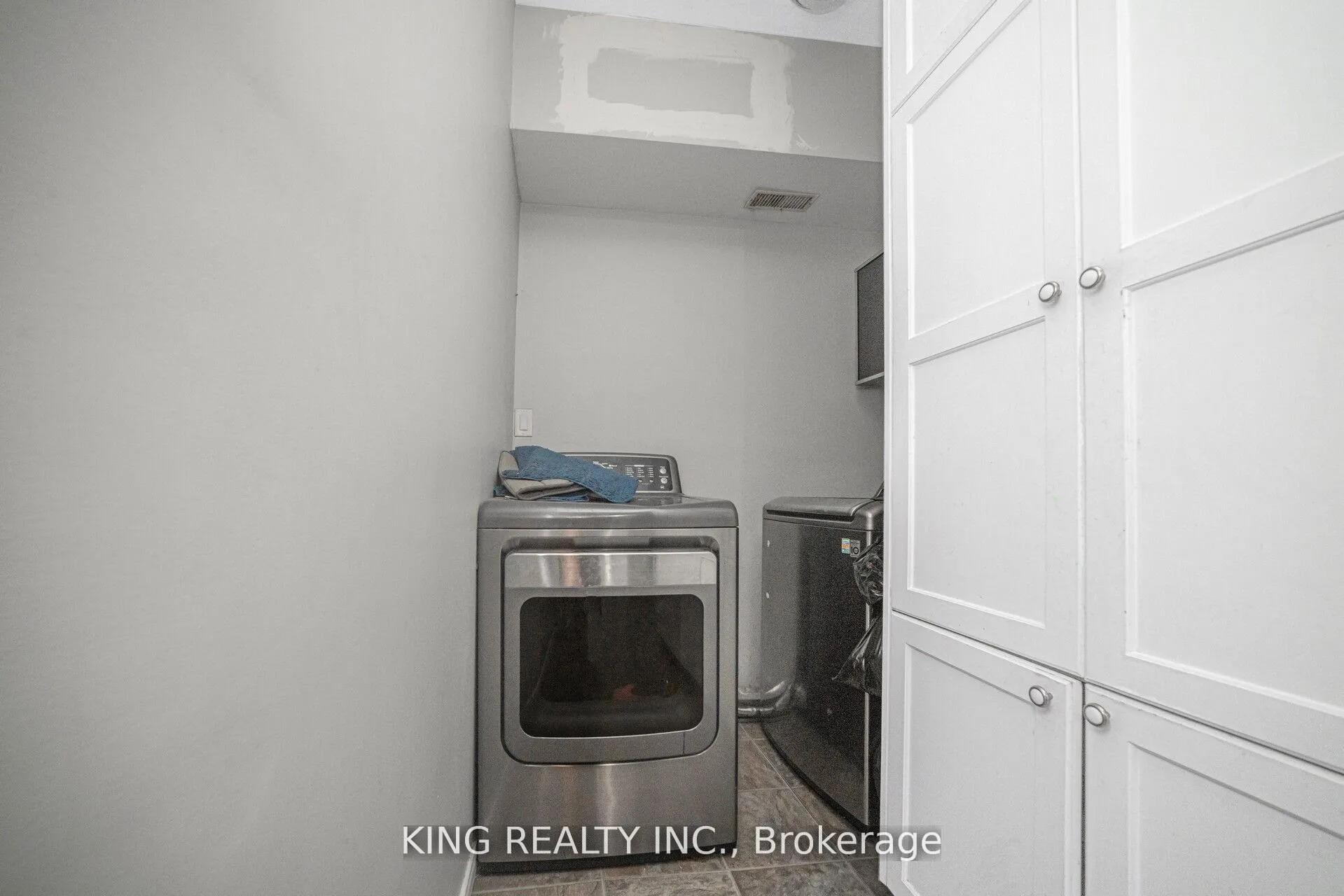 Photo 25 of 5326 Ninth Line, Erin — HOMEH