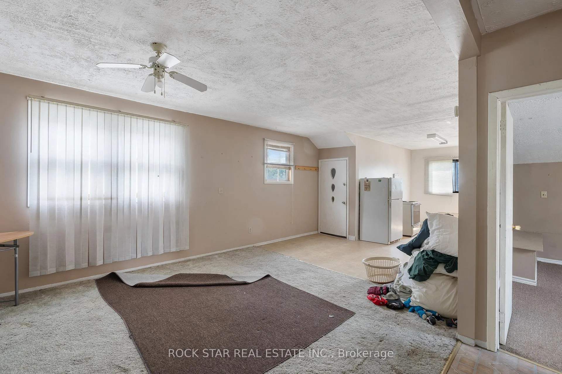Photo 5 of 1171 Albert Road, Windsor — HOMEH