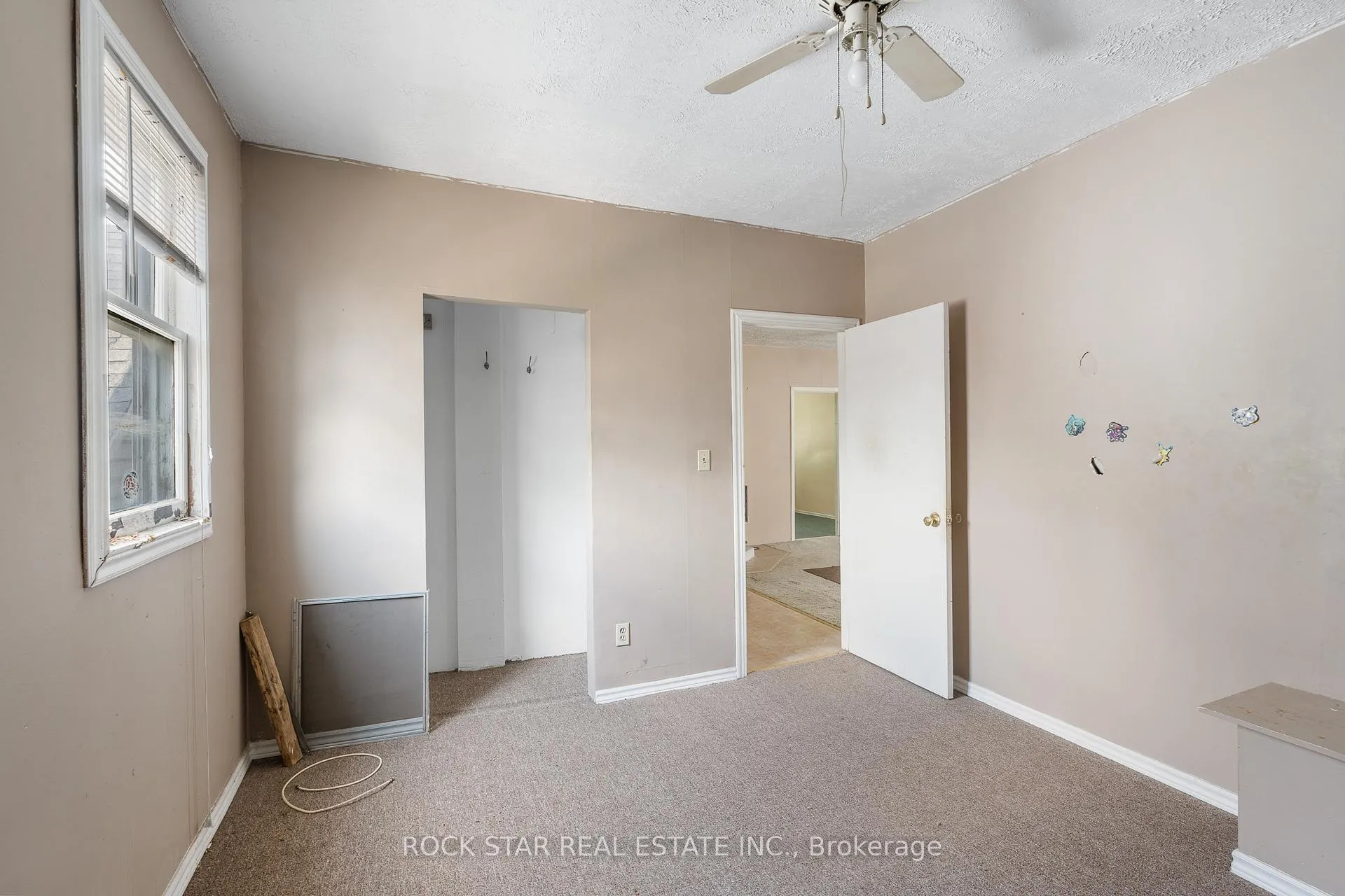 Photo 18 of 1171 Albert Road, Windsor — HOMEH