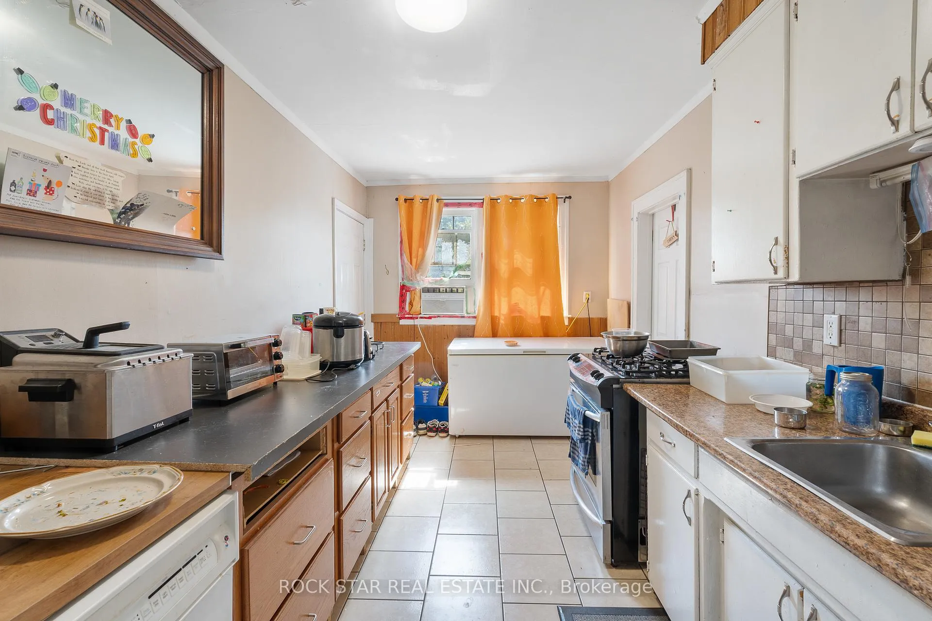 Photo 26 of 1171 Albert Road, Windsor — HOMEH