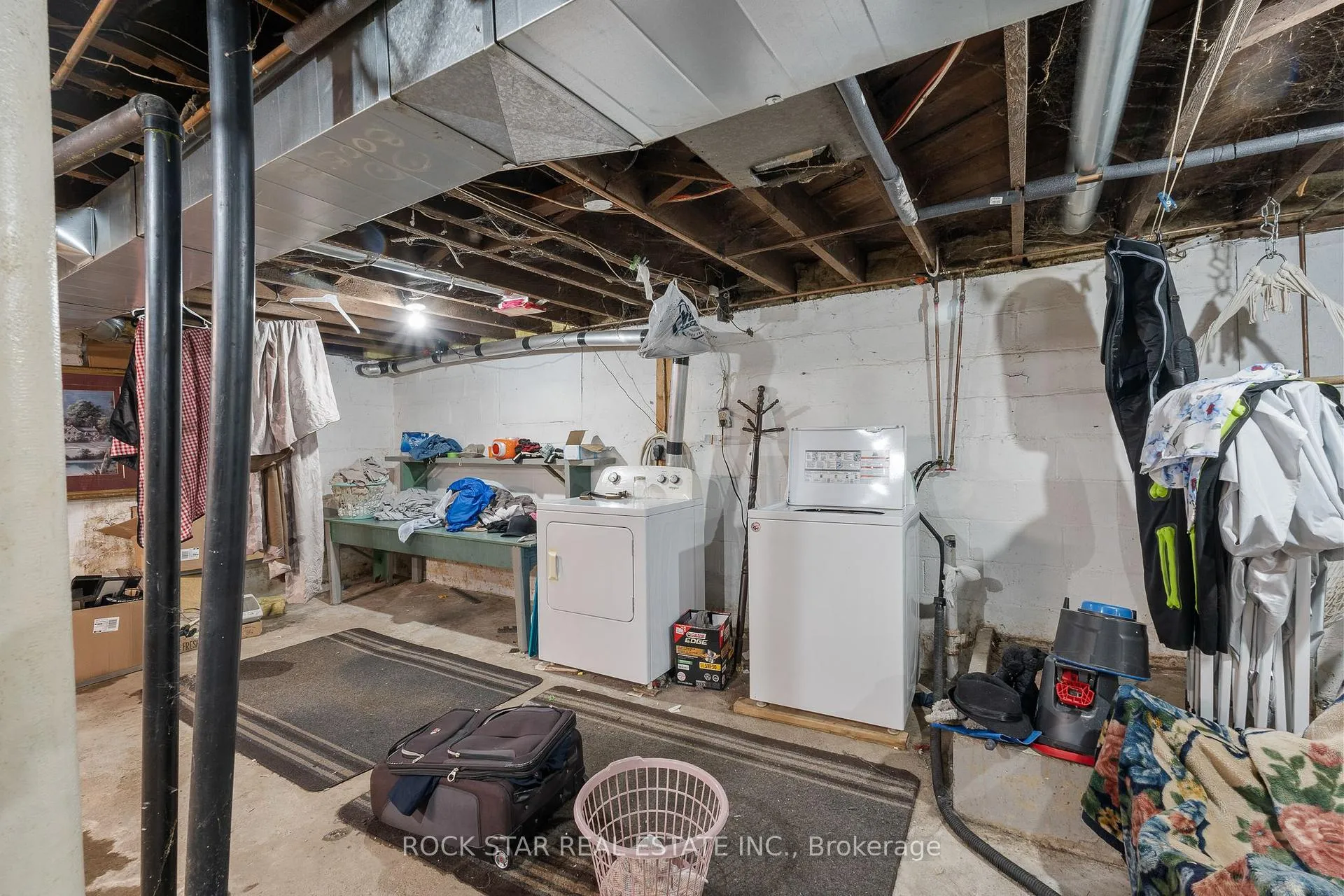 Photo 34 of 1171 Albert Road, Windsor — HOMEH