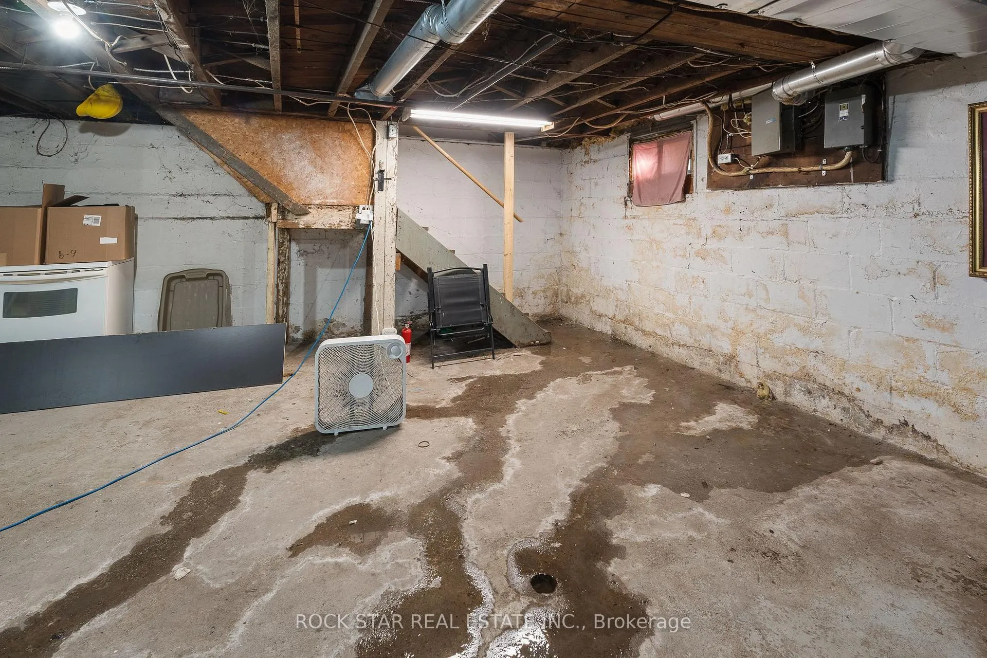 Photo 35 of 1171 Albert Road, Windsor — HOMEH