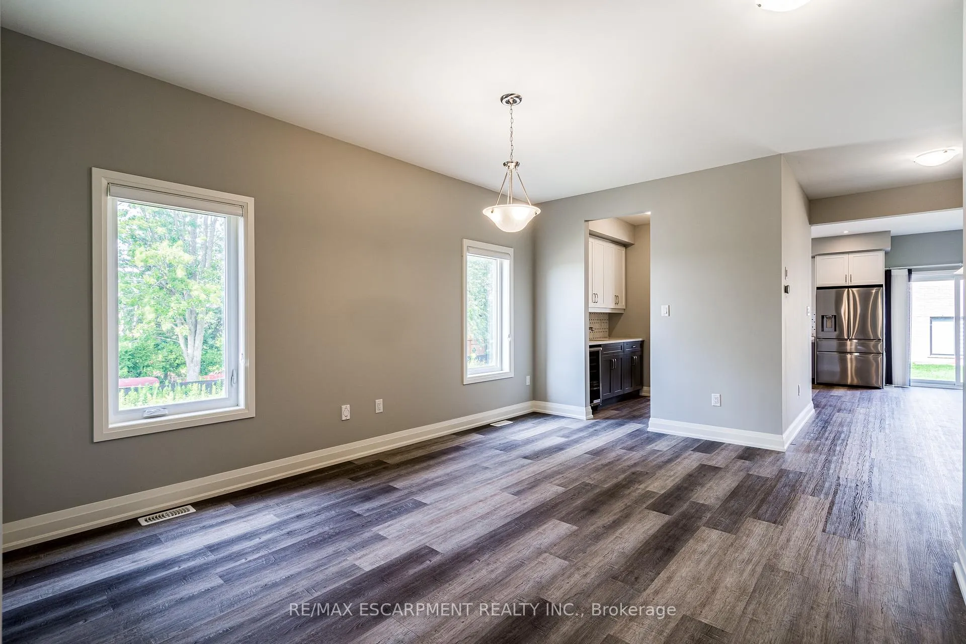 Photo 6 of 219 Klein Circle, Hamilton, Ancaster — HOMEH