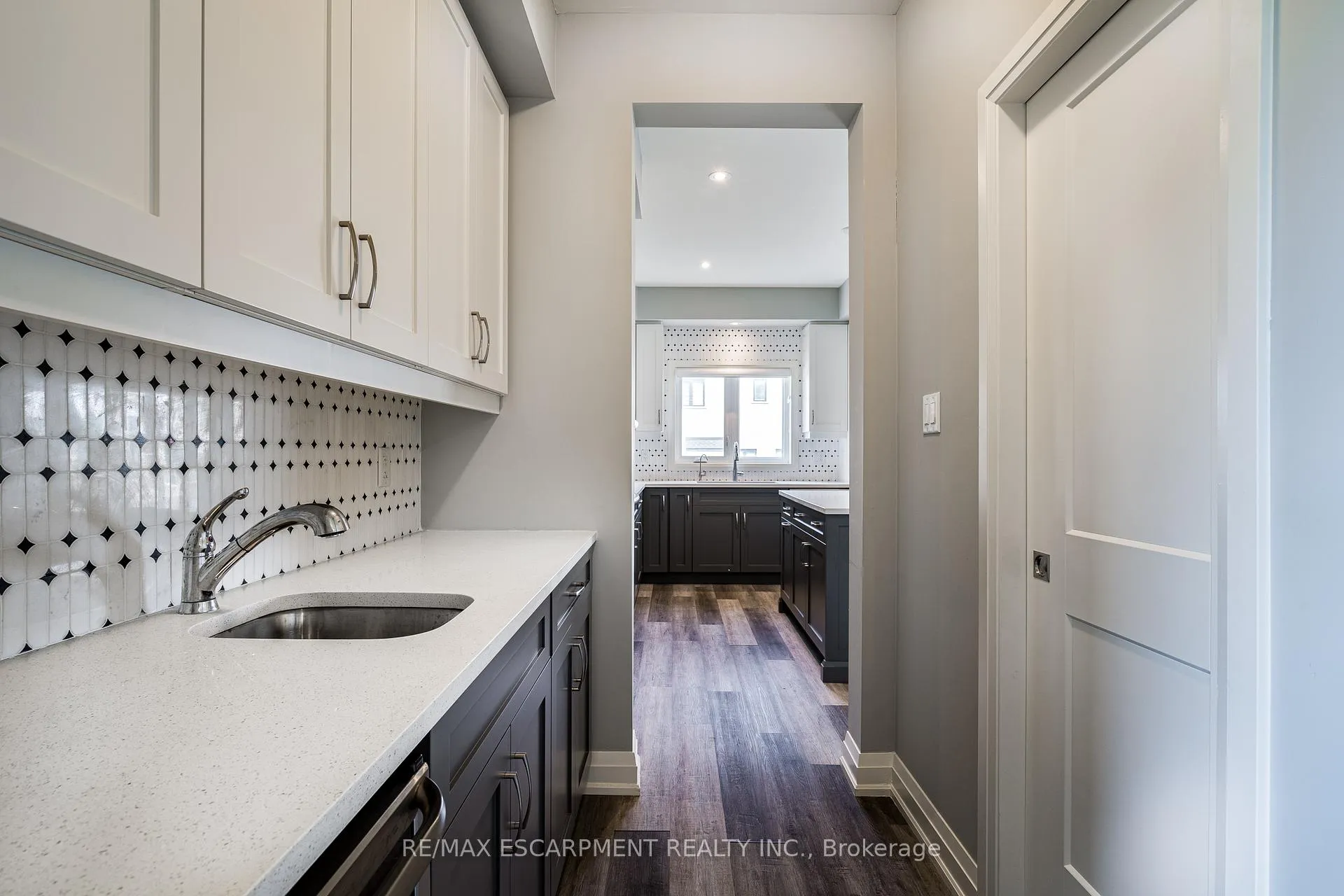 Photo 9 of 219 Klein Circle, Hamilton, Ancaster — HOMEH