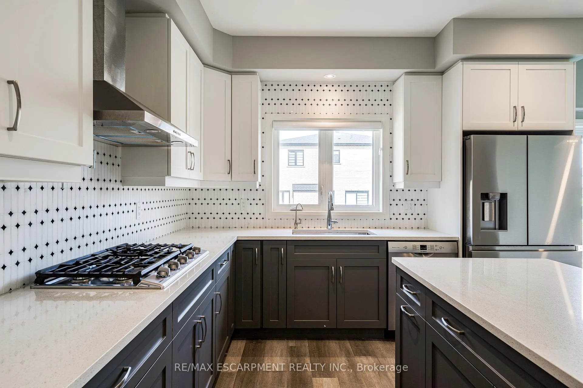 Photo 13 of 219 Klein Circle, Hamilton, Ancaster — HOMEH