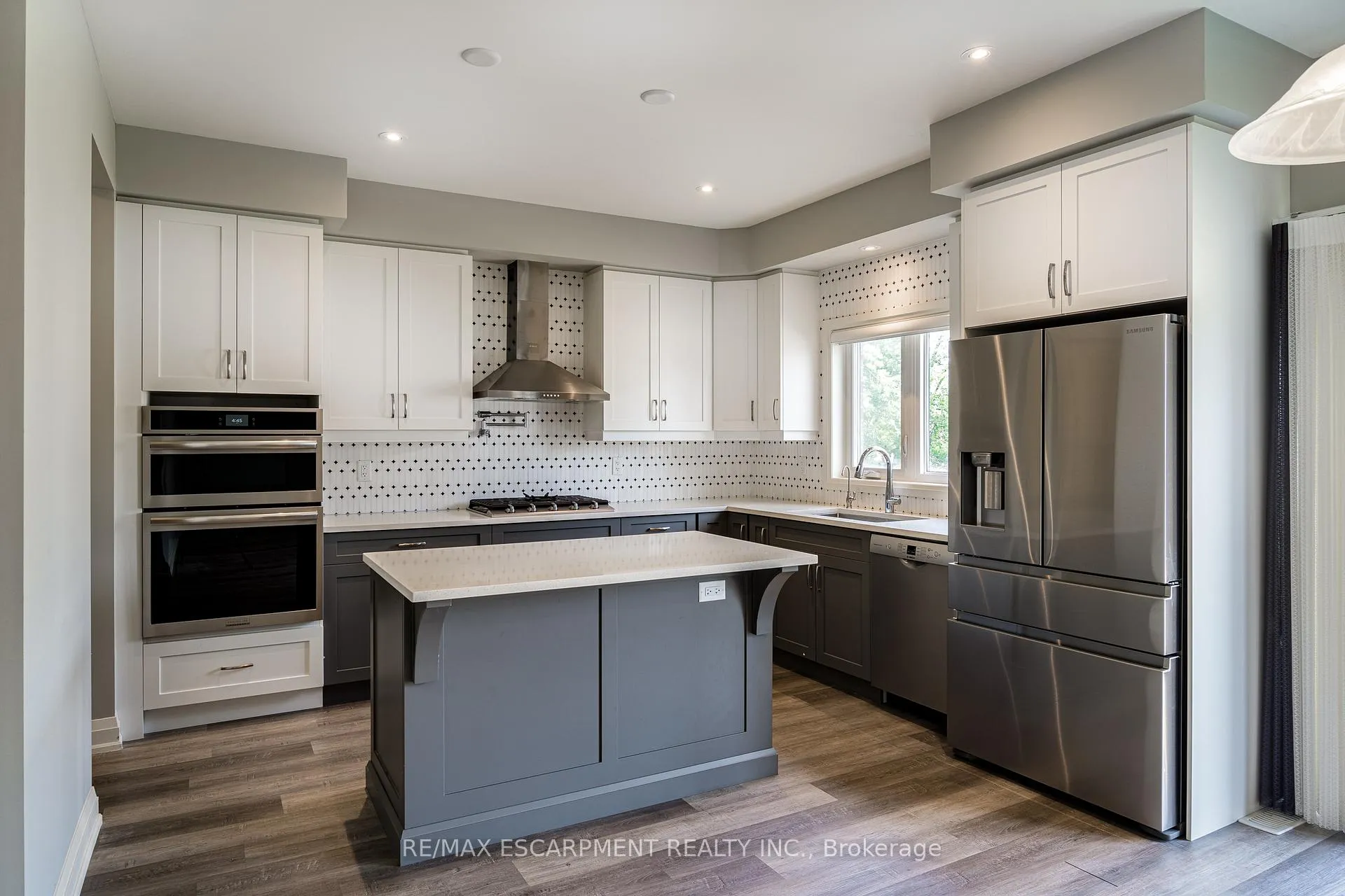 Photo 14 of 219 Klein Circle, Hamilton, Ancaster — HOMEH