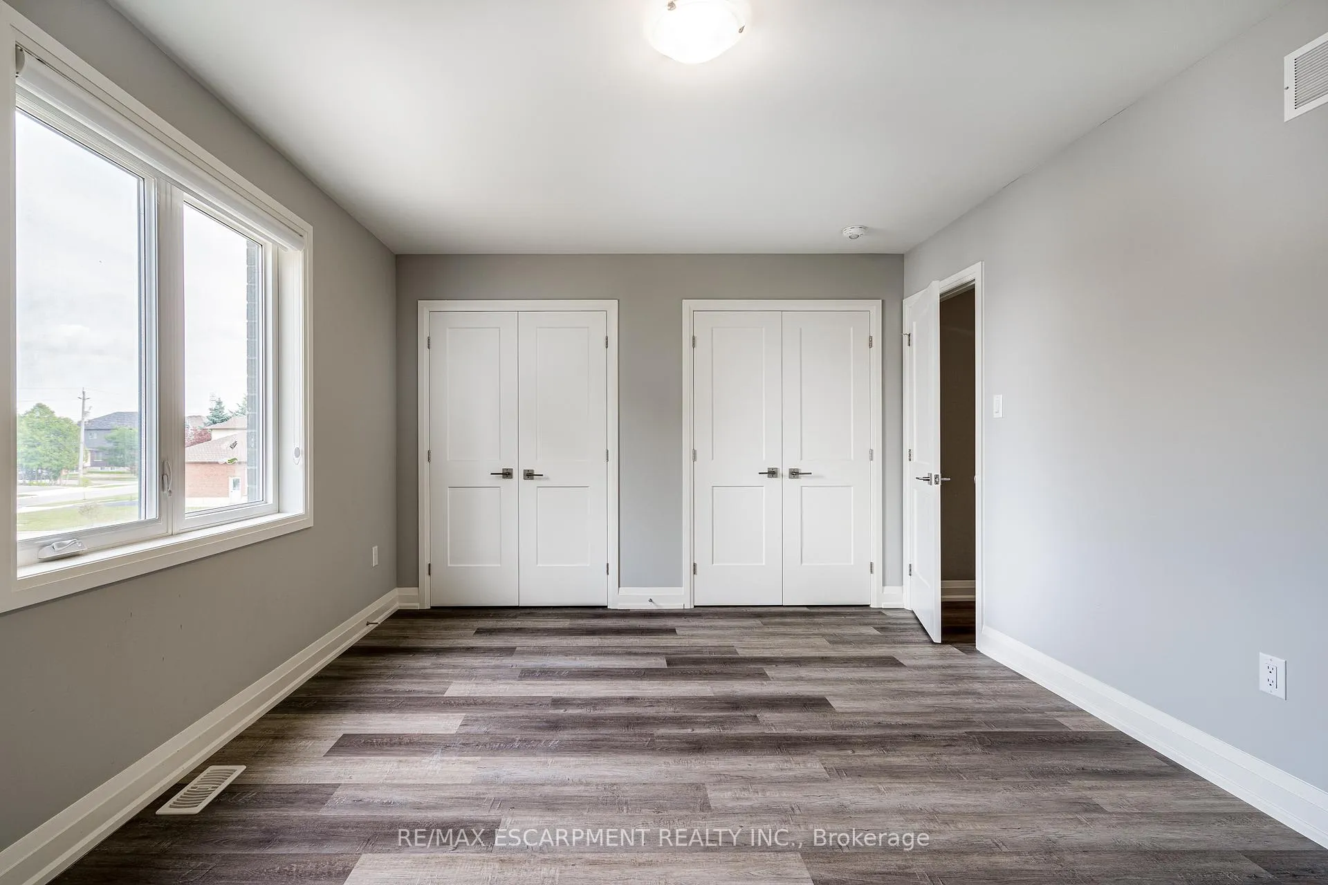 Photo 23 of 219 Klein Circle, Hamilton, Ancaster — HOMEH