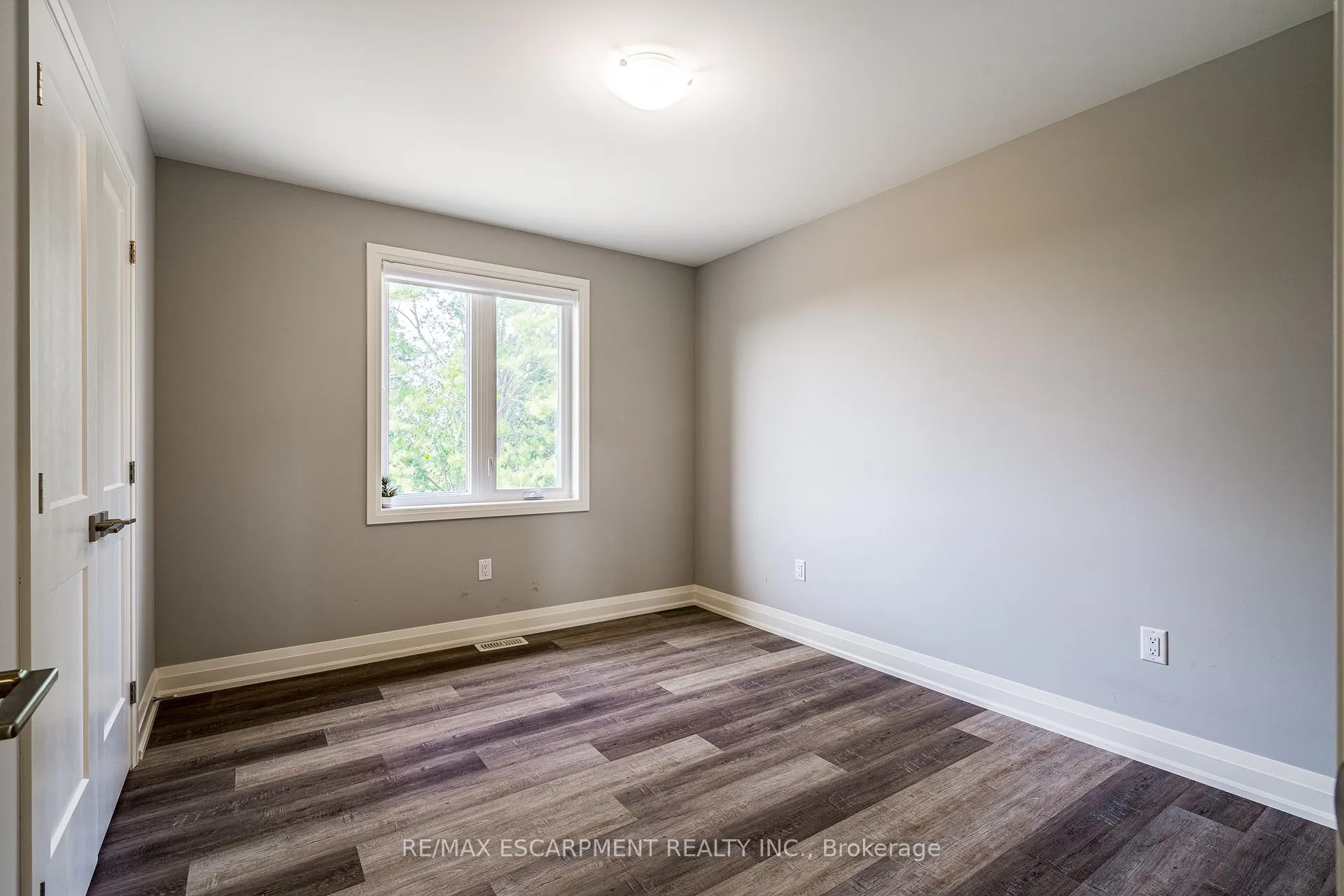 Photo 24 of 219 Klein Circle, Hamilton, Ancaster — HOMEH