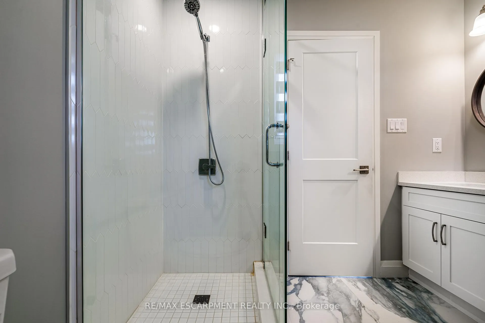 Photo 30 of 219 Klein Circle, Hamilton, Ancaster — HOMEH