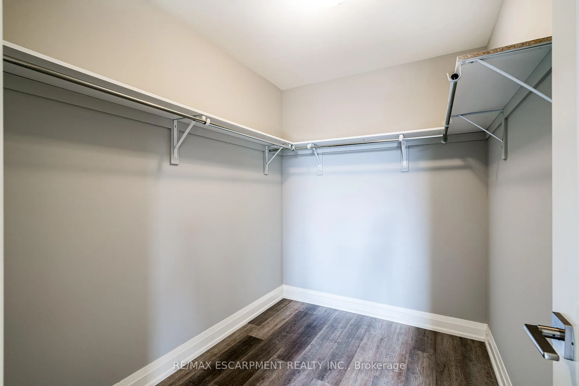 Photo 34 of 219 Klein Circle, Hamilton, Ancaster — HOMEH