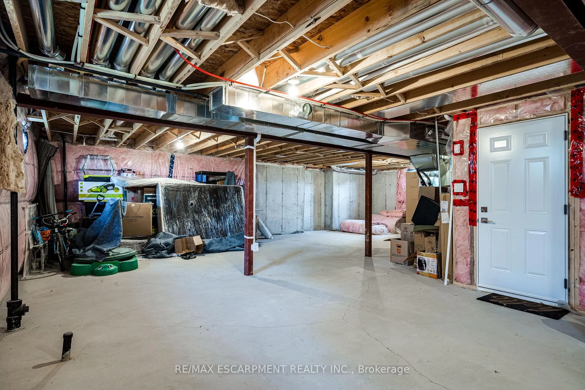 Photo 35 of 219 Klein Circle, Hamilton, Ancaster — HOMEH