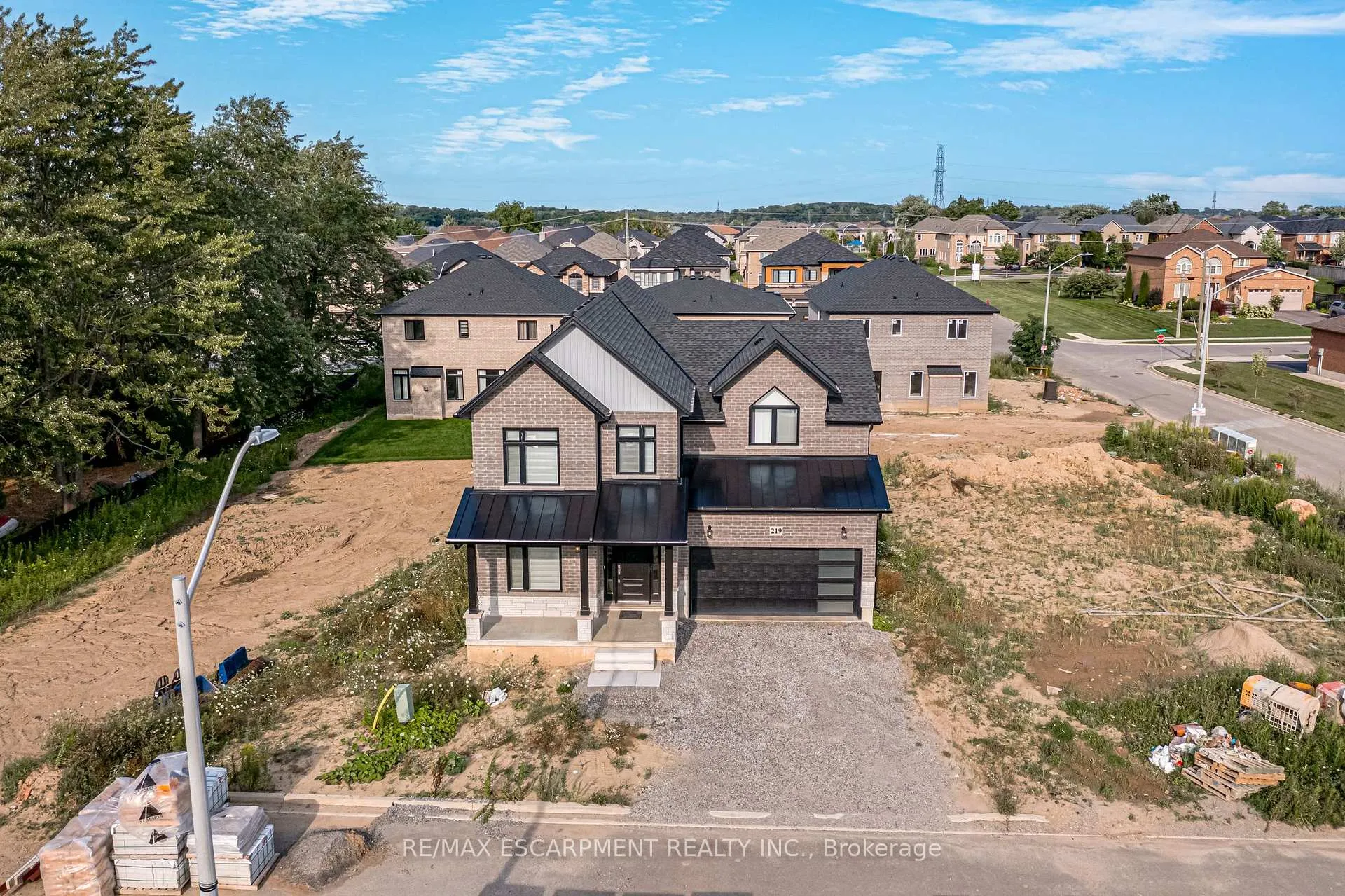 Photo 38 of 219 Klein Circle, Hamilton, Ancaster — HOMEH