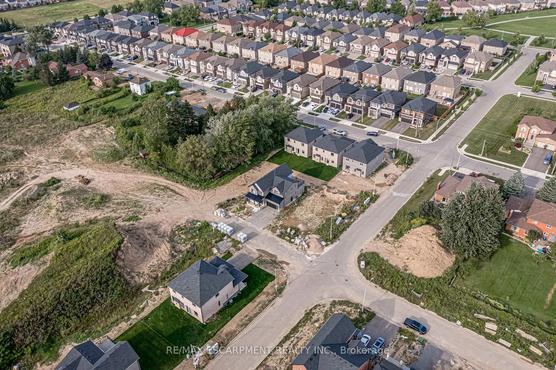 Photo 39 of 219 Klein Circle, Hamilton, Ancaster — HOMEH