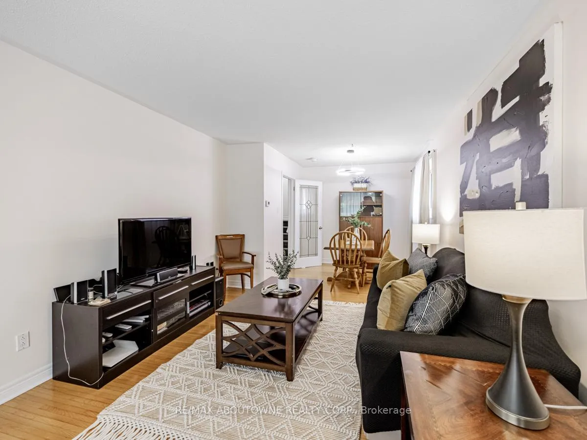 Photo 6 of 39 Northwood Drive, Brampton, Northwood Park — HOMEH