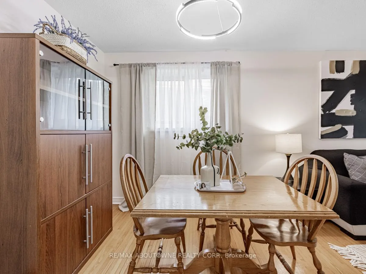 Photo 11 of 39 Northwood Drive, Brampton, Northwood Park — HOMEH