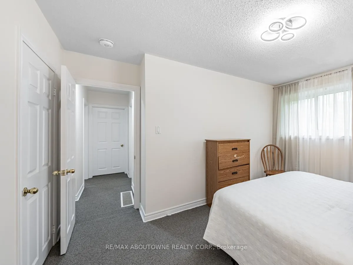 Photo 18 of 39 Northwood Drive, Brampton, Northwood Park — HOMEH