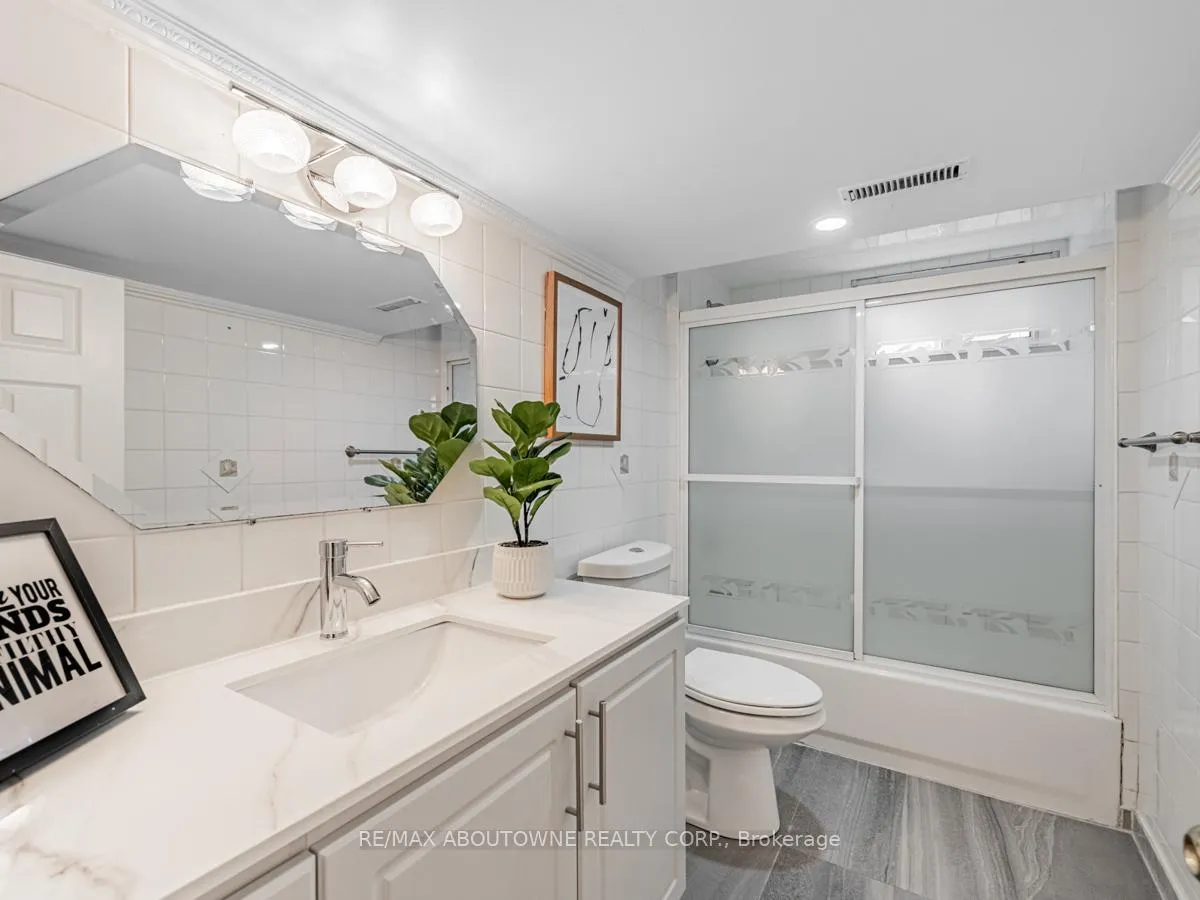 Photo 26 of 39 Northwood Drive, Brampton, Northwood Park — HOMEH