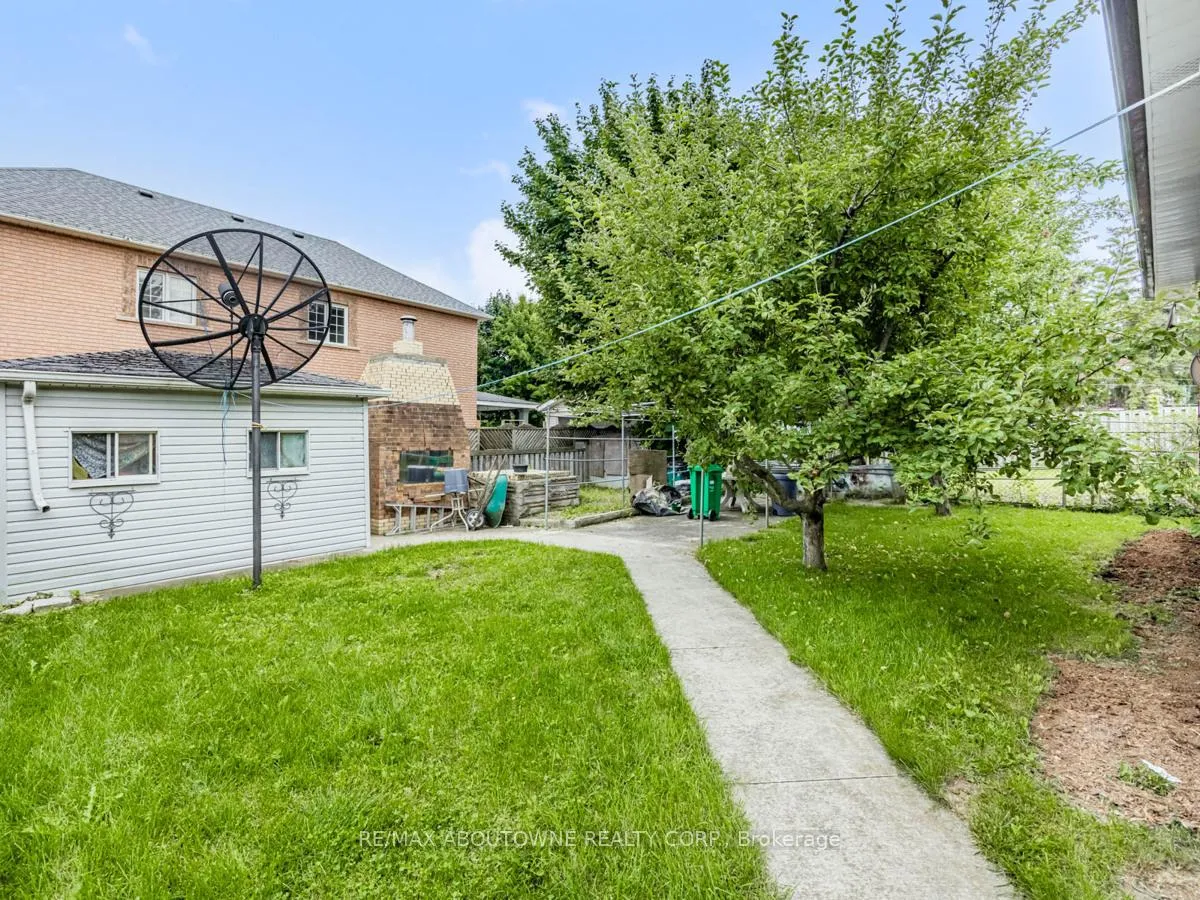 Photo 27 of 39 Northwood Drive, Brampton, Northwood Park — HOMEH