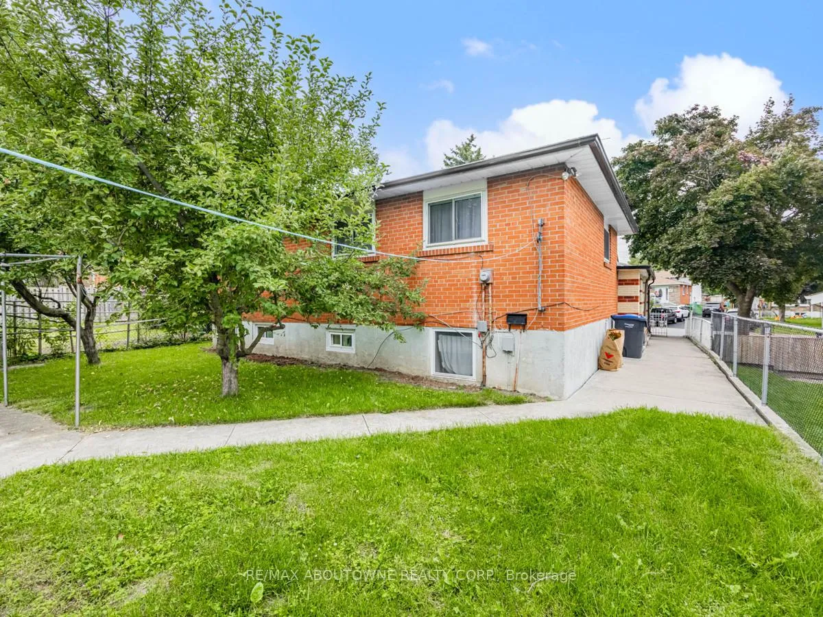 Photo 28 of 39 Northwood Drive, Brampton, Northwood Park — HOMEH
