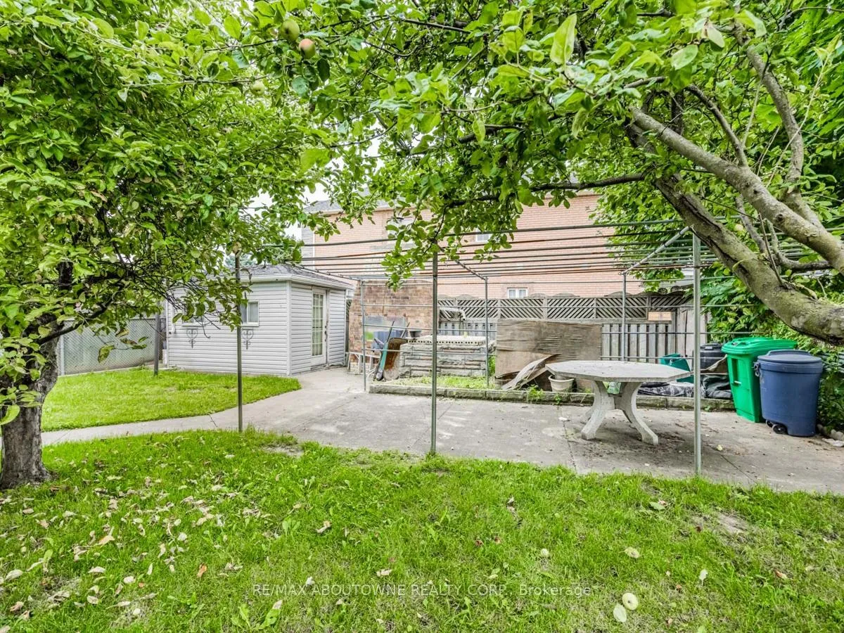 Photo 29 of 39 Northwood Drive, Brampton, Northwood Park — HOMEH