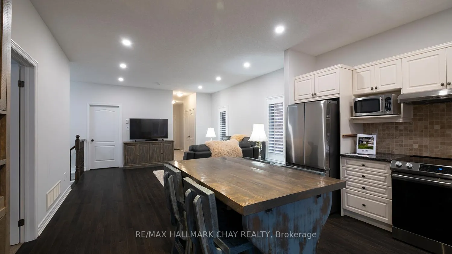 Photo 9 of 1012 Cook Drive, Midland — HOMEH