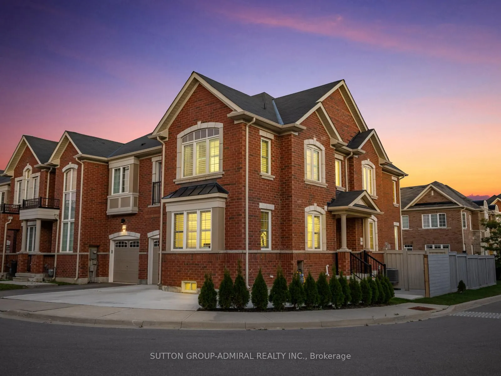 Photo 1 of 1 Harcourt Street, Vaughan, Patterson — HOMEH