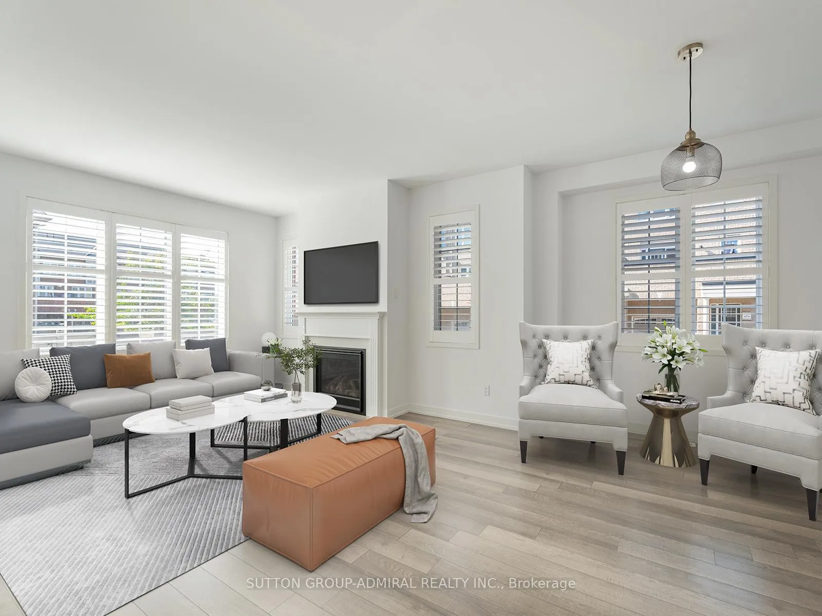 Photo 4 of 1 Harcourt Street, Vaughan, Patterson — HOMEH