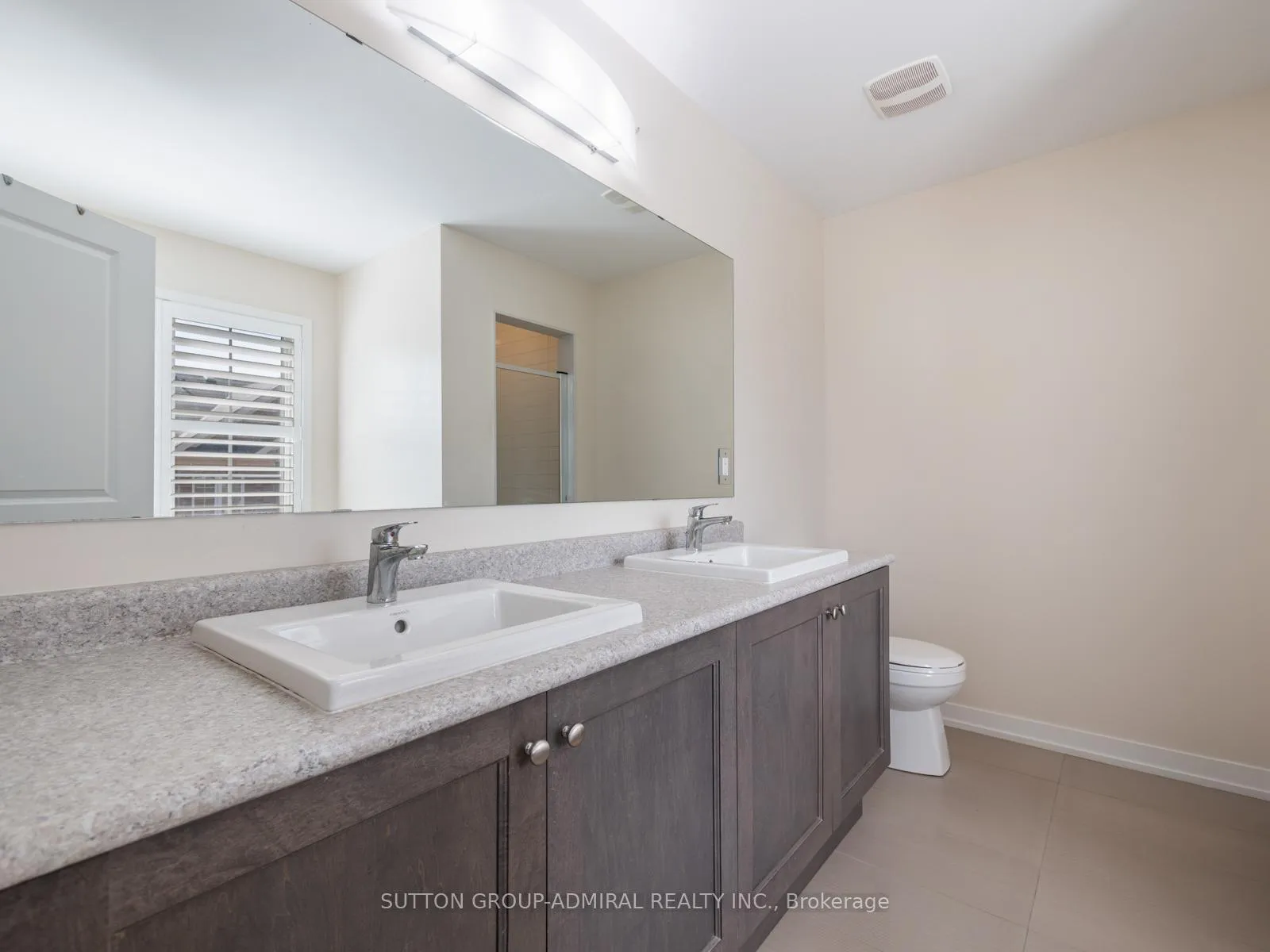 Photo 11 of 1 Harcourt Street, Vaughan, Patterson — HOMEH