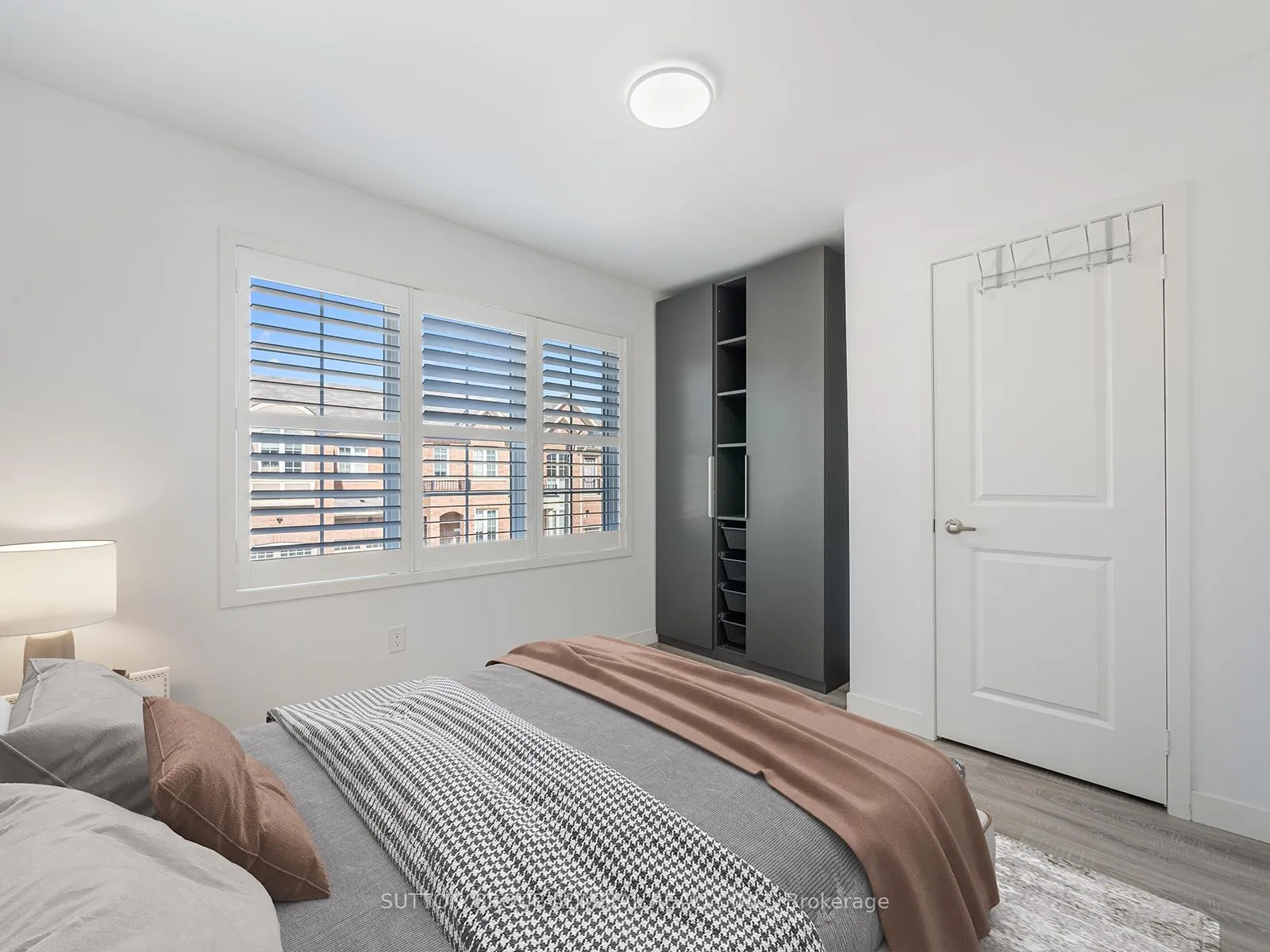 Photo 13 of 1 Harcourt Street, Vaughan, Patterson — HOMEH