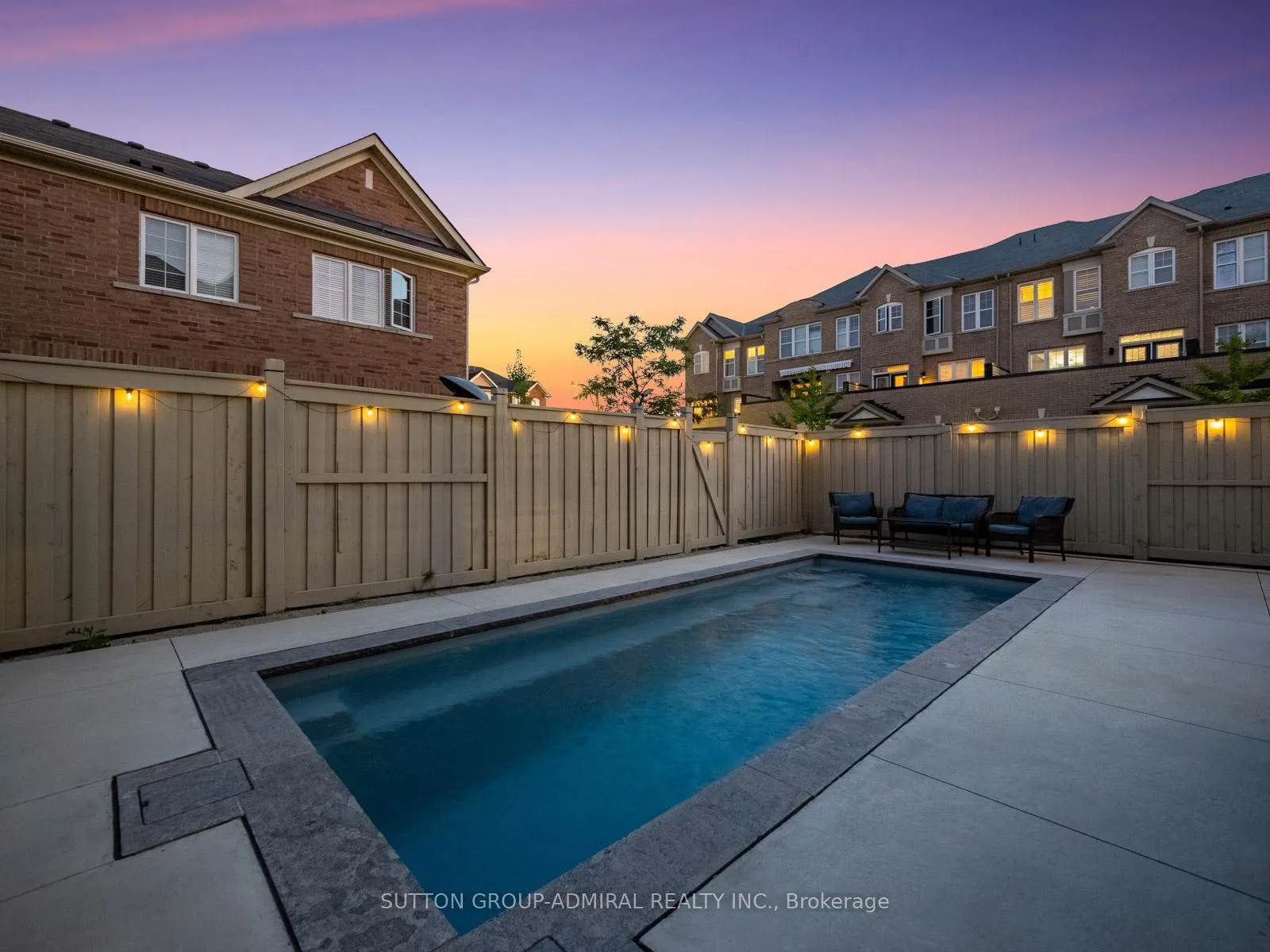 Photo 24 of 1 Harcourt Street, Vaughan, Patterson — HOMEH