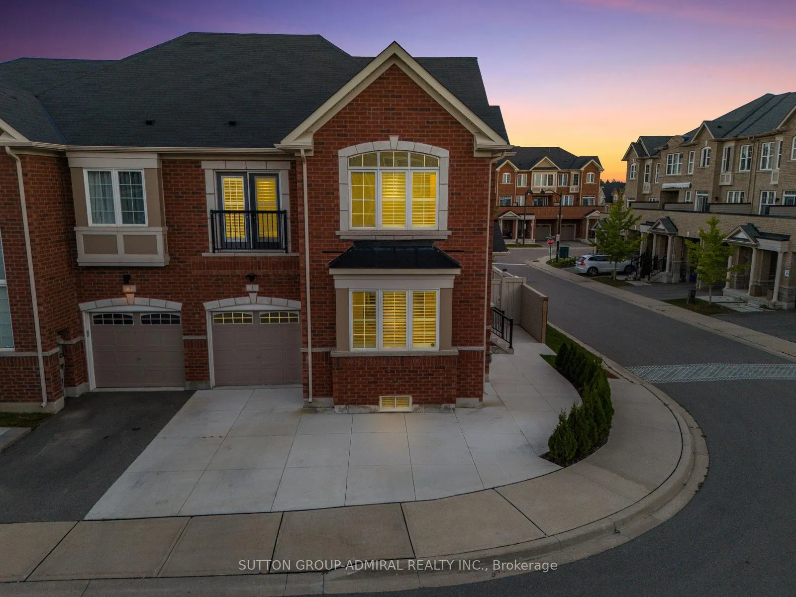 Photo 25 of 1 Harcourt Street, Vaughan, Patterson — HOMEH