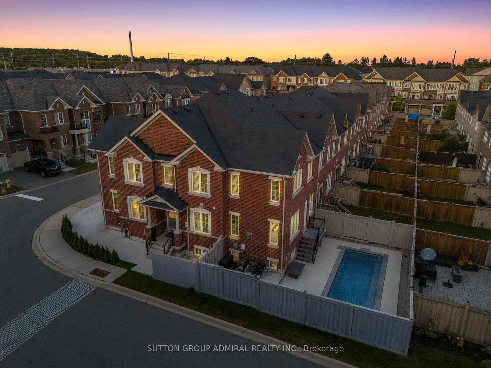 Photo 28 of 1 Harcourt Street, Vaughan, Patterson — HOMEH