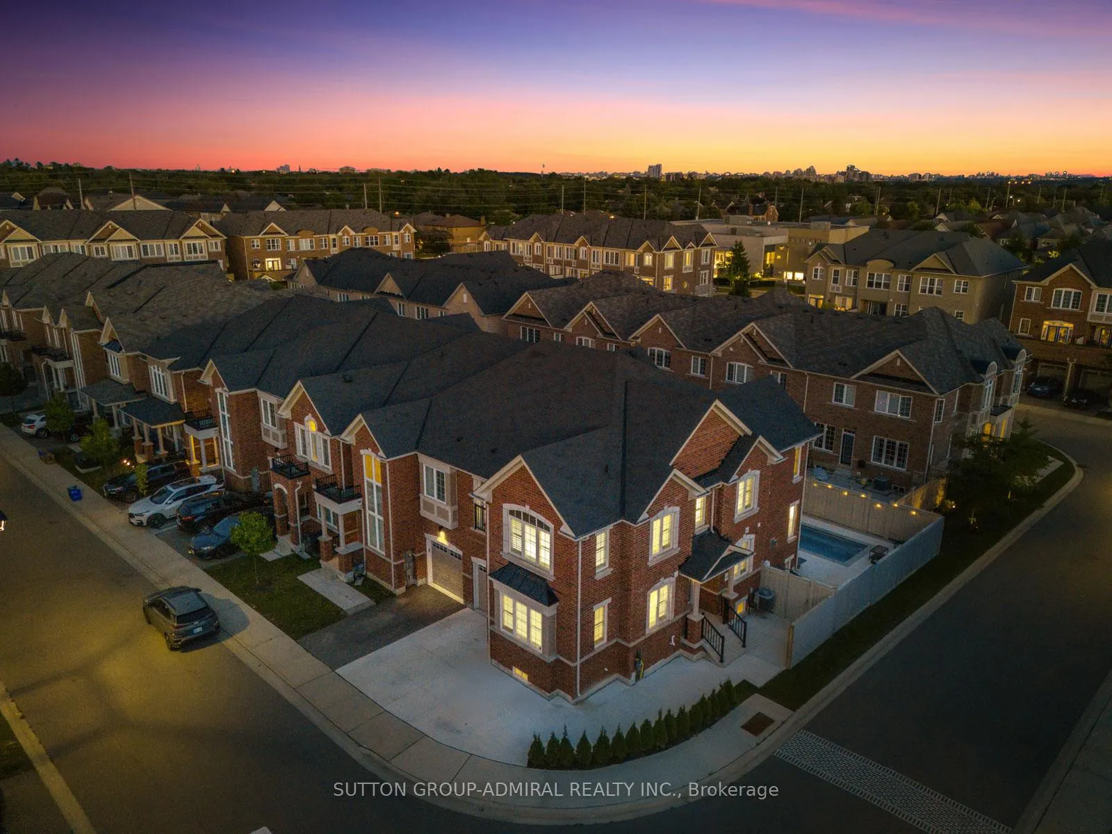 Photo 31 of 1 Harcourt Street, Vaughan, Patterson — HOMEH