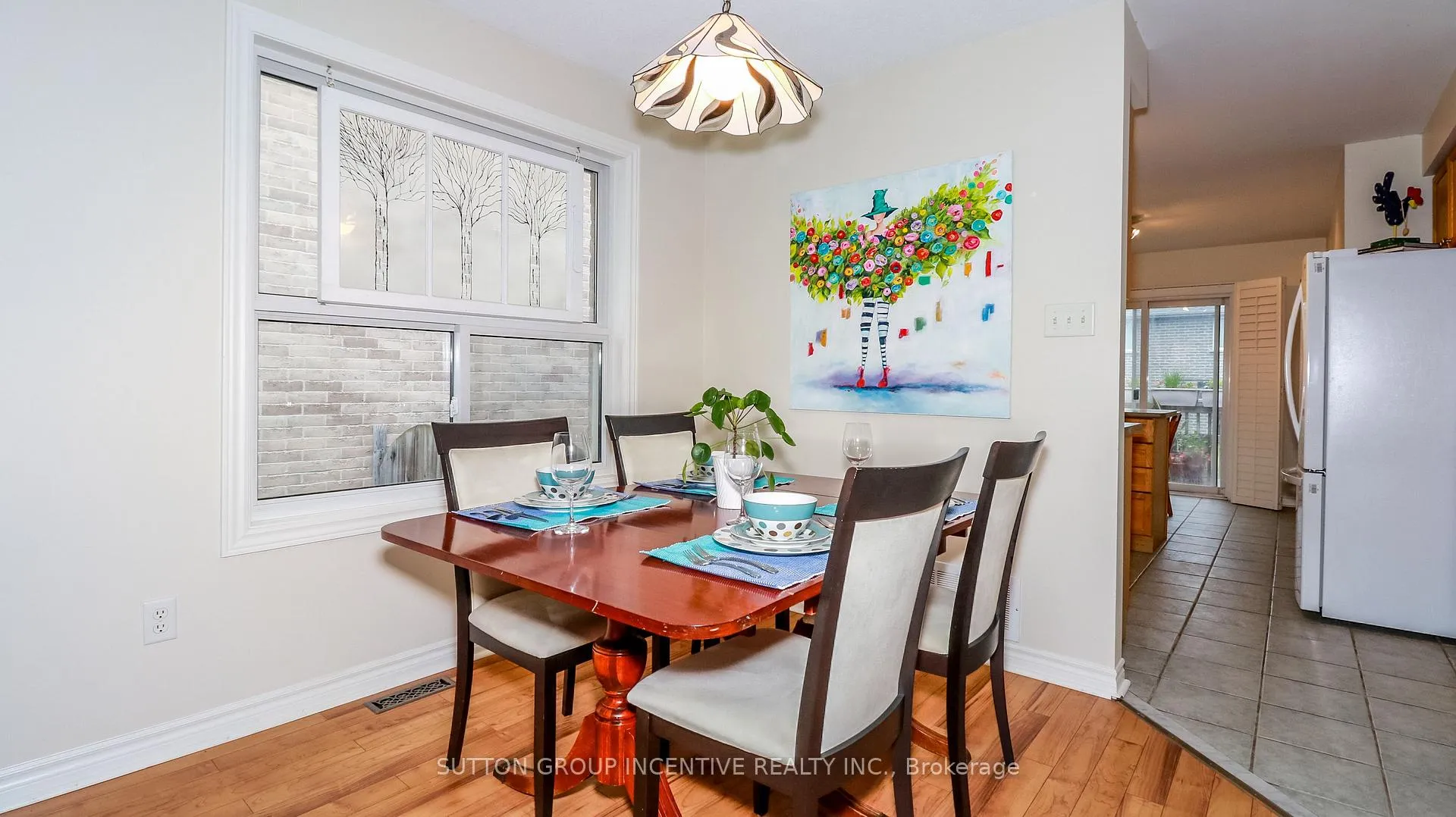Photo 5 of 137 Dean Avenue, Barrie, Painswick South — HOMEH