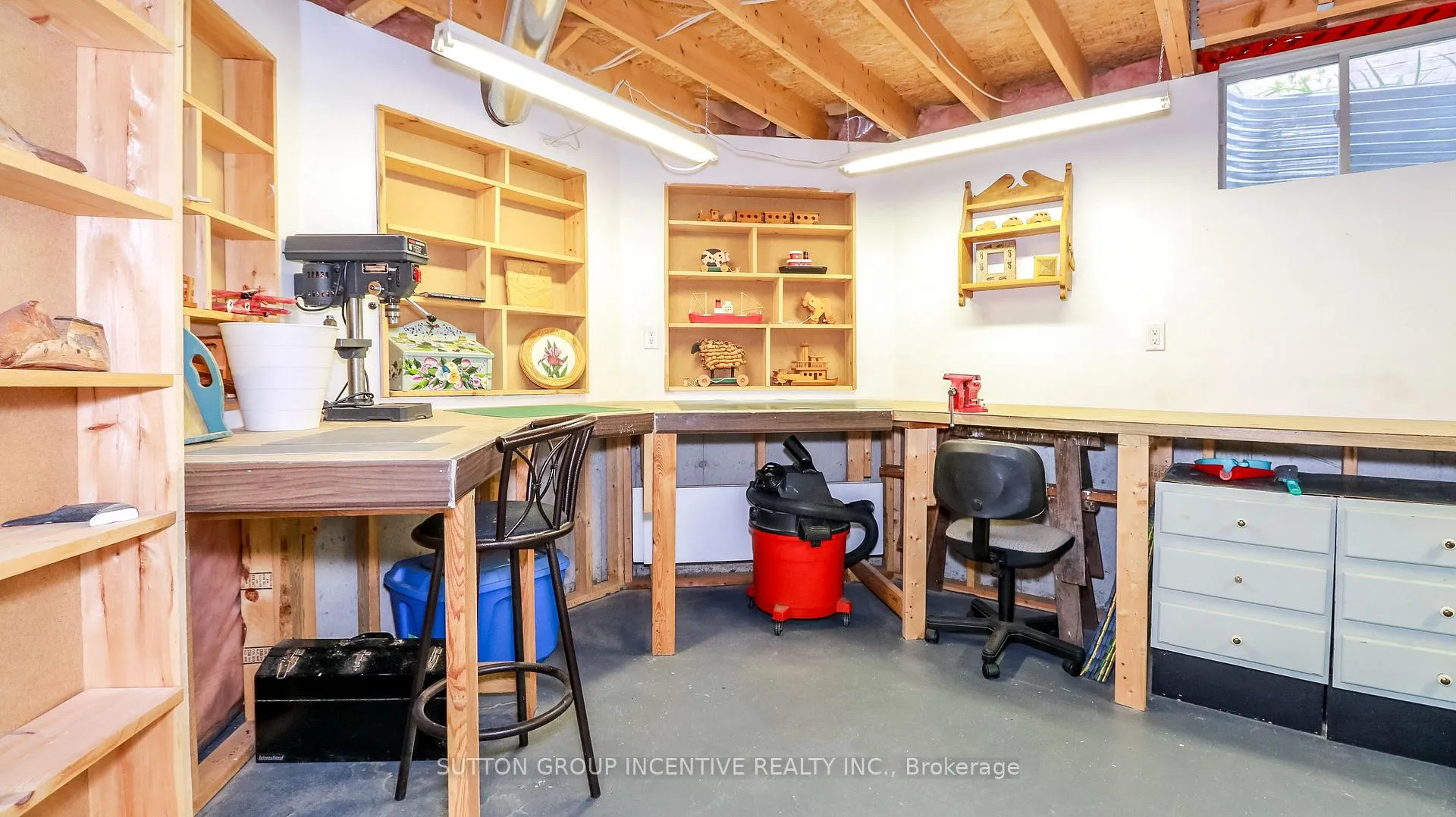 Photo 20 of 137 Dean Avenue, Barrie, Painswick South — HOMEH
