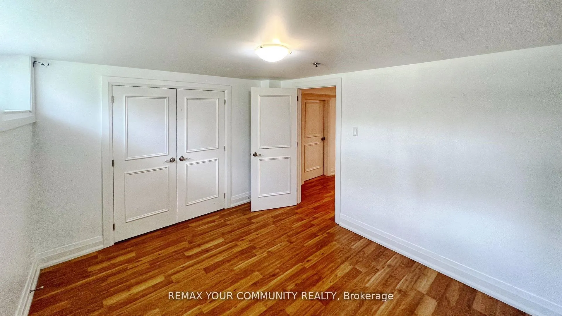 Photo 8 of Unit Lower, 32 Collins Crescent, Aurora, Aurora Heights — HOMEH