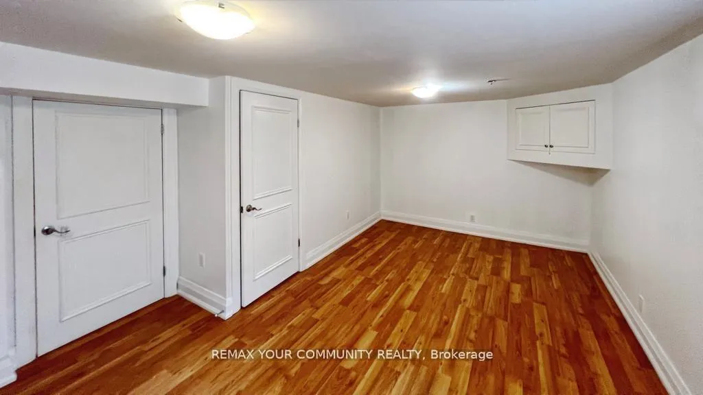 Photo 9 of Unit Lower, 32 Collins Crescent, Aurora, Aurora Heights — HOMEH