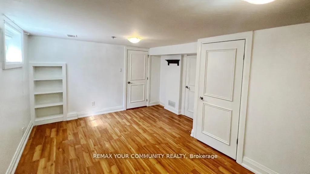 Photo 10 of Unit Lower, 32 Collins Crescent, Aurora, Aurora Heights — HOMEH